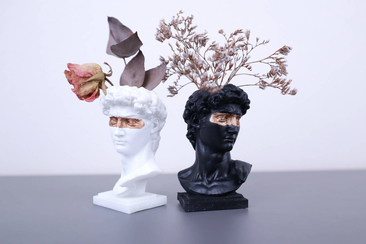 Black and white vase-bust "David", 3D
