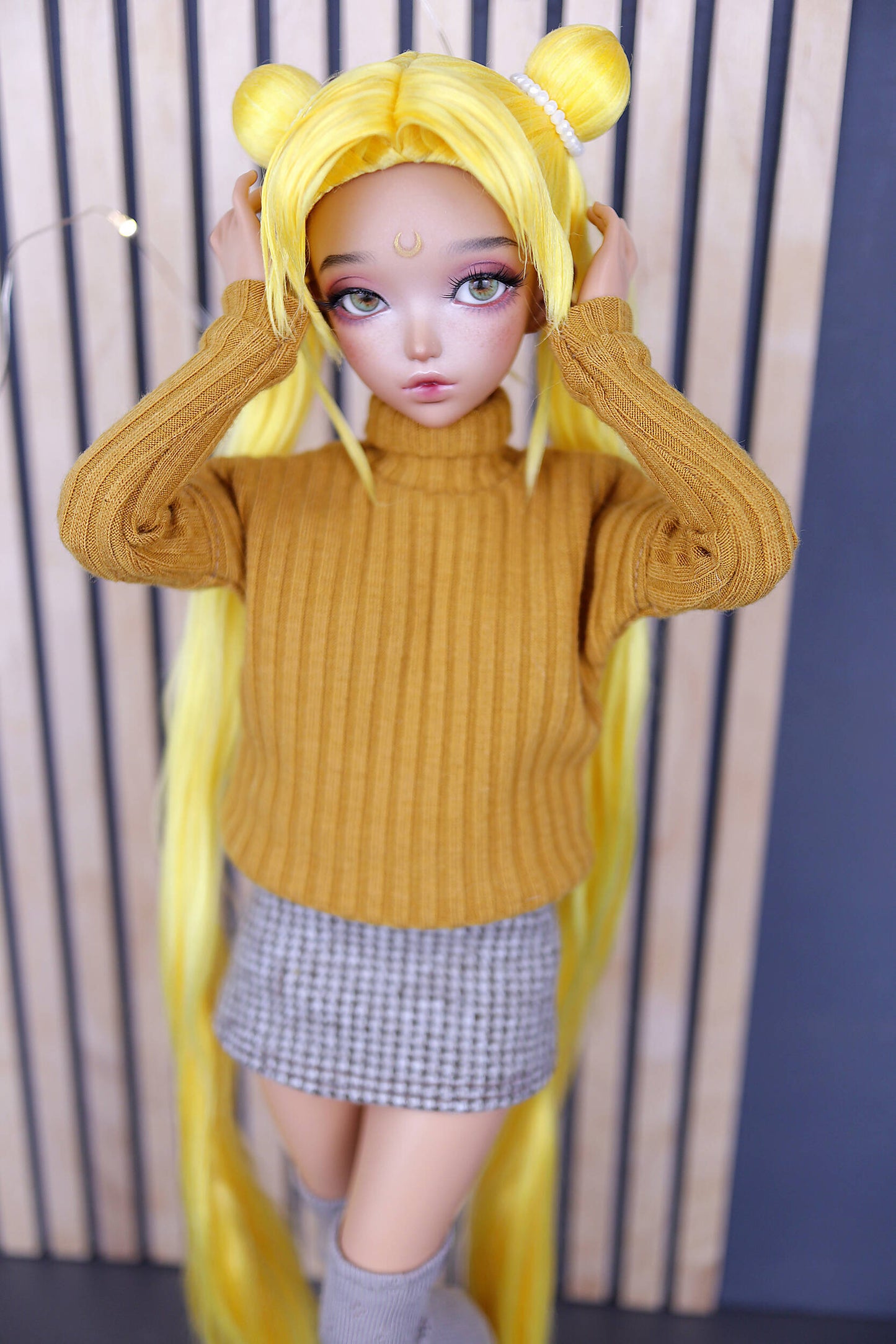 Yellow sweater for MiniFee A-line (MSD), 1/4
